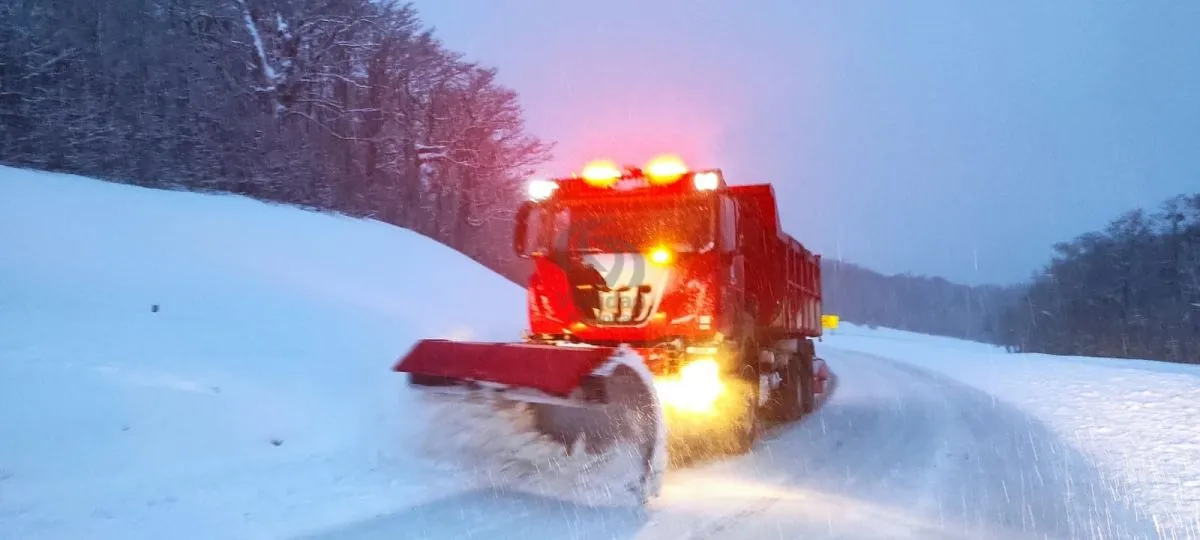 Cardenal Samor&eacute; fue habilitado desde las 10, aunque la nieve obliga a circular con extrema precauci&oacute;n. Foto: Vialidad Nacional.
