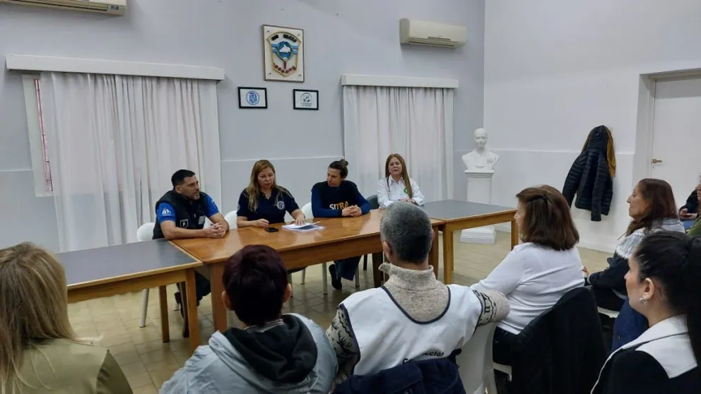 CGT Regional Alto Valle presentó este miércoles un proyecto de "Boleto Obrero" durante una conferencia de prensa realizada en su sede de Roca. Foto: Tania Domenicucci.