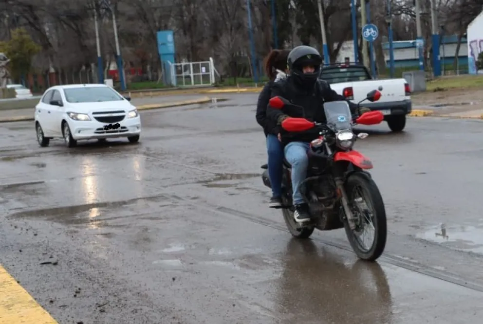 El estado del asfalto volvi&oacute; a presentar complicaciones. Foto: Tania Domenicucci