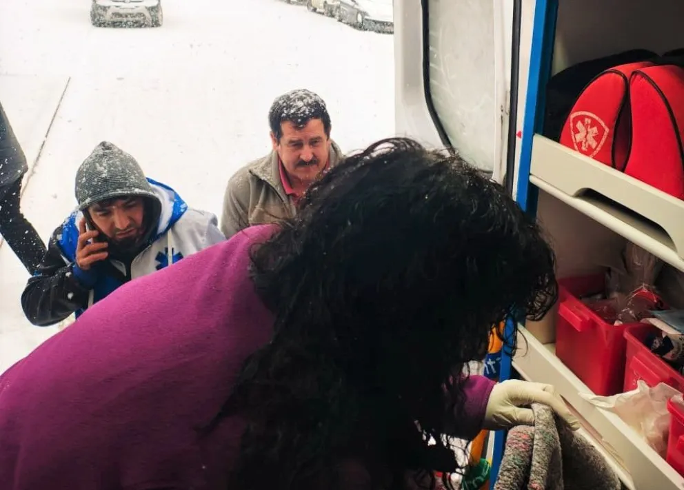 El sistema público de salud reforzó su despliegue en Río Negro para garantizar la atención durante el temporal y las bajas temperaturas que afectan a gran parte de la provincia. Foto cortesía Gobierno de Rio Negro