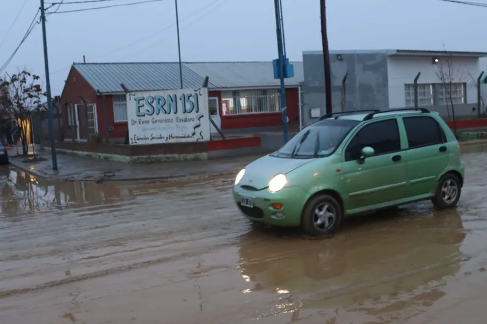 El gremio docente pide suspender las clases los días de lluvia. Foto: Tania Domenicucci
