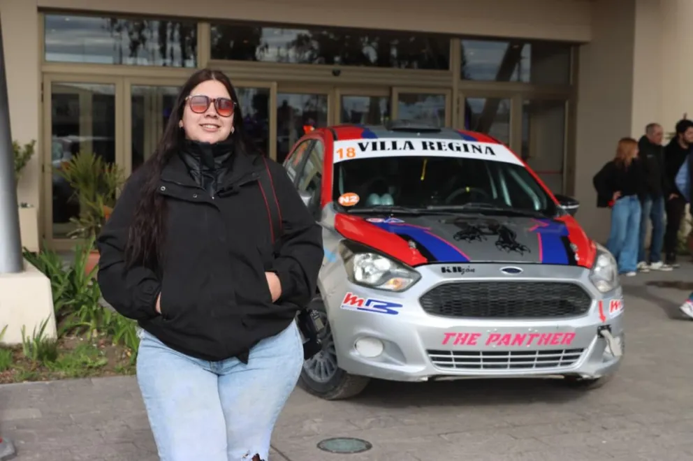 Agustina Ares impulsa una colecta solidaria para reunir juguetes y alimentos destinados a los niños y niñas de Alta Barda. Foto Tania Domenicucci-ANR