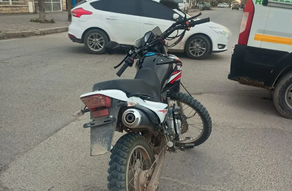 La mujer no sufrió lesiones graves tras el choque. Foto gentileza 