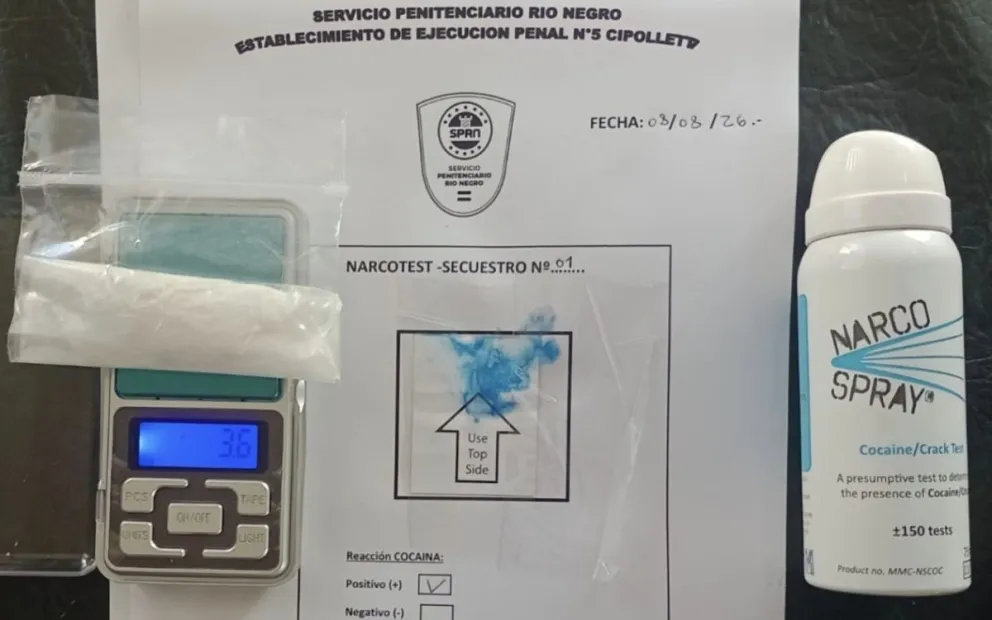 La droga estaba dentro en una media negra que a la vez se encontraba en el interior de un rollo de papel higiénico. Foto gentileza 