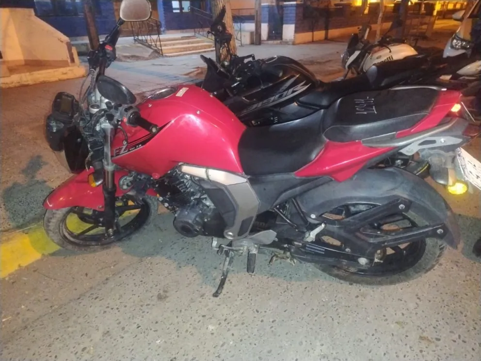Tres de las motos robadas en Roca que fueron recuperadas en Allen. Foto: Policía de Río Negro.