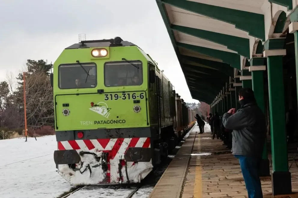 El arribo fue con algo de demora por la presencia de nieve en un tramo. Fotos de Eugenia Neme.