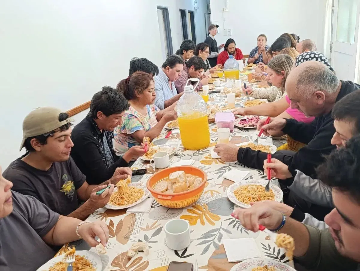 Hay tambi&eacute;n almuerzos comunitarios que se organizan en asambleas. Foto: archivo