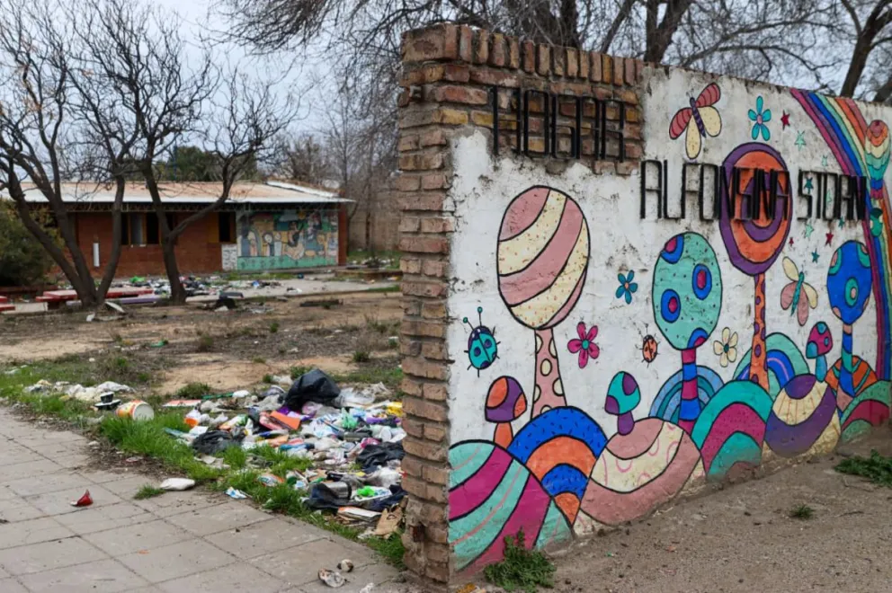 El ex hogar dejó de funcionar durante la pandemia y desde entonces sufrió varios hechos de vandalismo. Foto: Tania Domenicucci