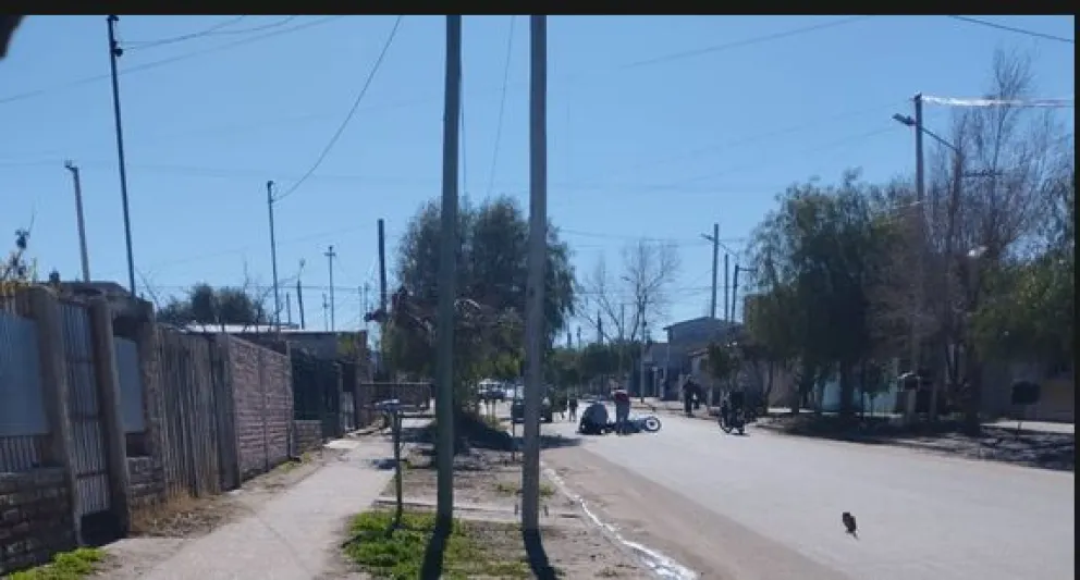 El accidente ocurrió alrededor de las 13 en calle Rosario de Santa Fe entre Cóndor y Picaflor, en Barrio Nuevo. Foto cortesía
