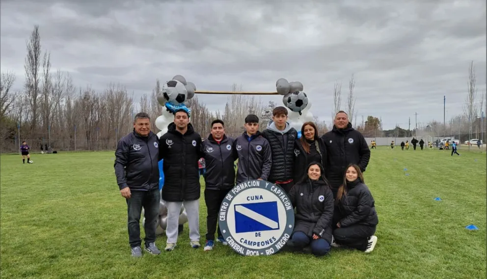 Cecap inauguró este domingo su nueva cancha de césped natural con la primera jornada del torneo “Pequeños Gigantes”. Foto cortesía Cecap