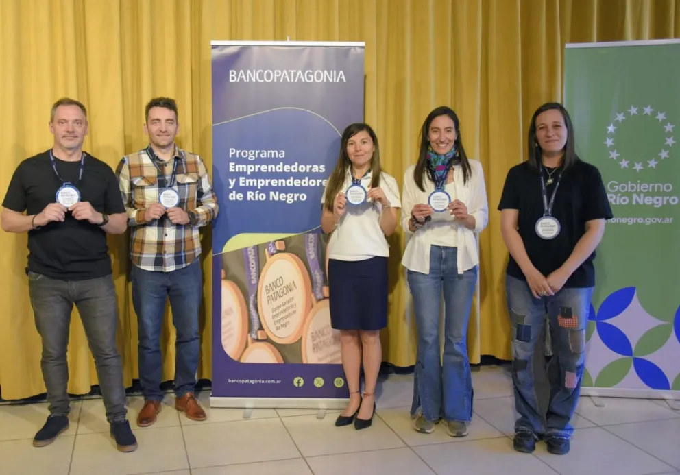 Participantes de una edición anterior del programa durante la presentación de distintos emprendimientos. Foto: Banco Patagonia
