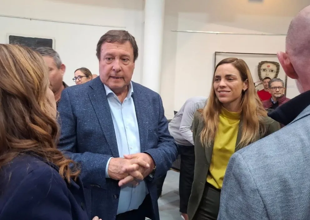 La intendenta de Roca participó en Cipolletti de la presentación de los acuerdos alcanzados con Nación para administrar las Rutas Nacionales y el Tren del Valle. (Foto: Cipo360)