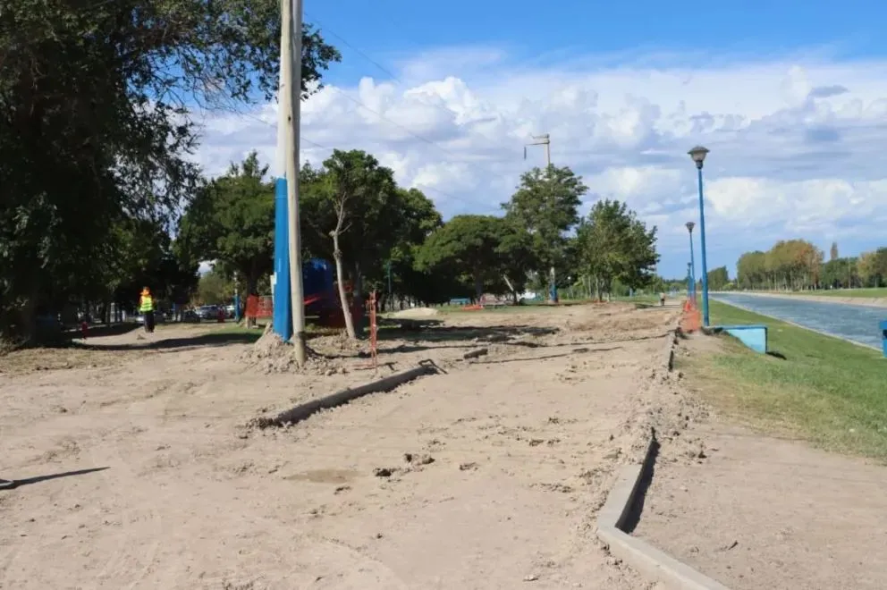 El 9 de marzo de 2026, el operario Ariel Breppe falleció tras un derrumbe en una excavación de una obra de desagües cloacales. Foto Tania Domenicucci