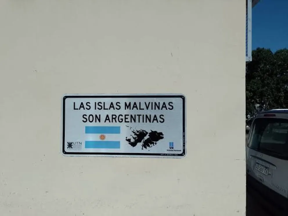 Los carteles serían instalados en escuelas públicas y privadas. 