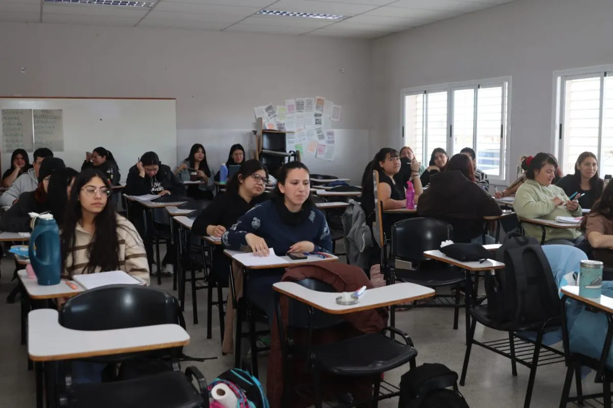 Hay actualmente 1000 estudiantes regulares en el IFDC. Foto: Tania Domenicucci