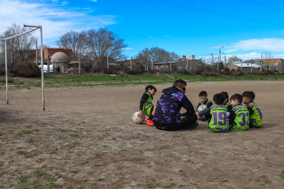 Actualmente, el club tiene  categor&iacute;as de f&uacute;tbol que incian desde los 4 a&ntilde;os. Foto: Tania Domenicucci