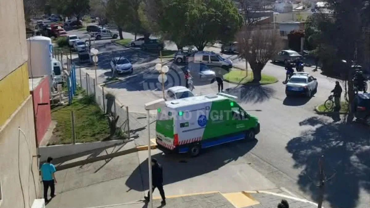 Momento en que se dio inicio al traslado desde el hospital Regina. Foto: LCR
