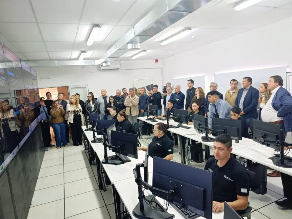 El sistema inaugurado permite modernizar y agilizar la labor diaria de las fuerzas de seguridad para proteger a los vecinos de Roca. (Foto: Tania Domenicucci. ANR)