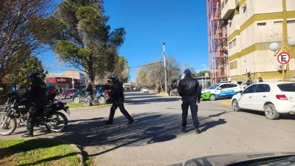 El violento reclamo comenzó minutos después de las 10. Para destrabar el tenso momento, finalmente se derivó a su mamá. Foto archivo.