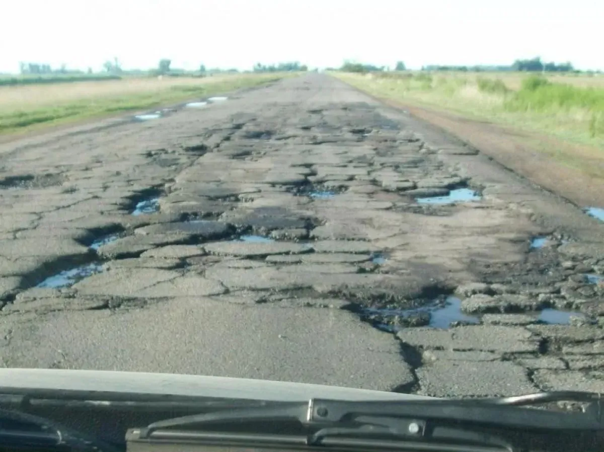 La Ruta 22 forma parte de los m&aacute;s de 500 kil&oacute;metros cuya gesti&oacute;n asumir&aacute; progresivamente R&iacute;o Negro. Foto: archivo ANR