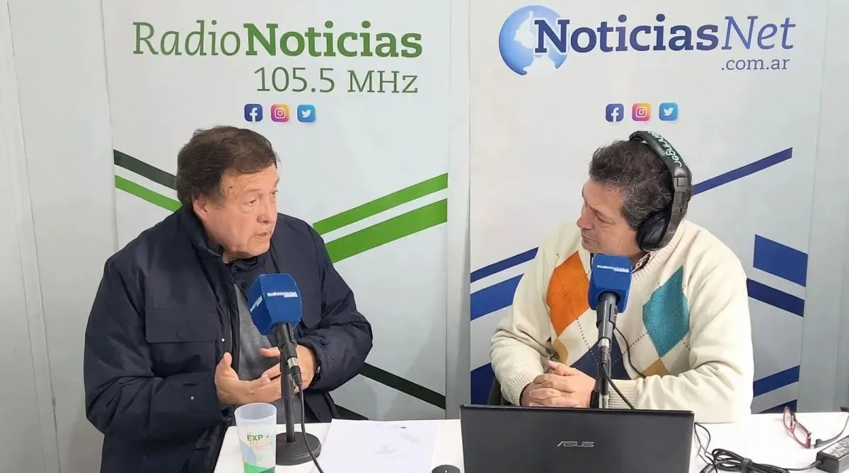 Alberto Weretilneck en el estudio de Radio Noticias con Jorge Olivero, en Toc&aacute; Madera. 