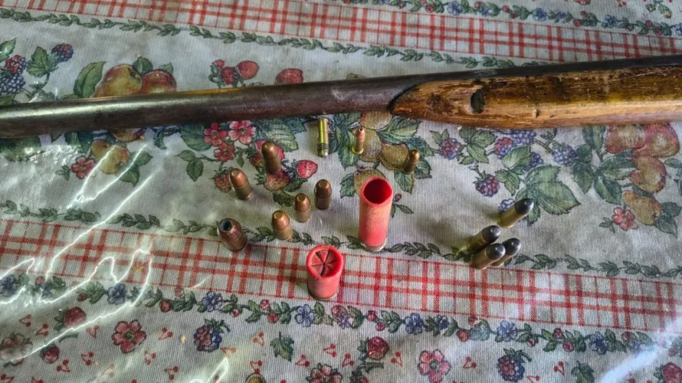 El secuestro de la escopeta será materia de investigación para determinar si tienen relación con los hechos  que dejaron como saldo un muerto y un herido de gravedad. Foto cortesía Policía de Rio Negro