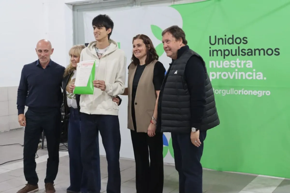 Weretilneck habl&oacute; este mi&eacute;rcoles en Cervantes sobre las obras previstas para la ciudad y el avance del traspaso de las rutas 22 y 151. Foto: Tania Domenicucci.