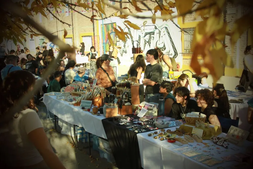 El Mercado Universitario reúne a docentes, estudiantes y graduados que tienen emprendimientos. Foto: UNRN