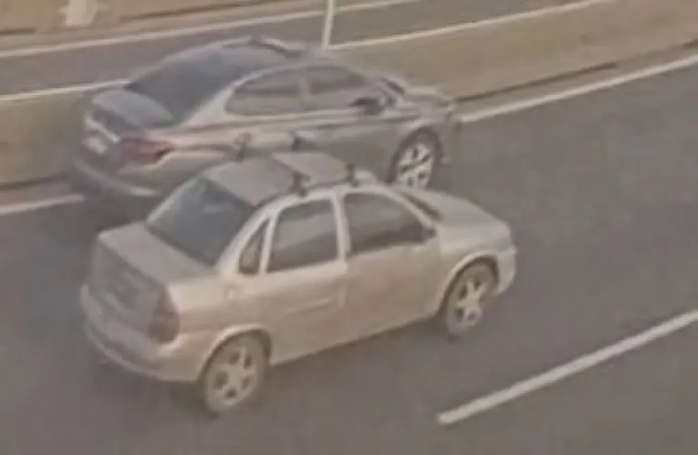 Las cámaras registraron un auto de la misma marca pero el suyo estuvo guardado en su gareje. Foto gentileza 