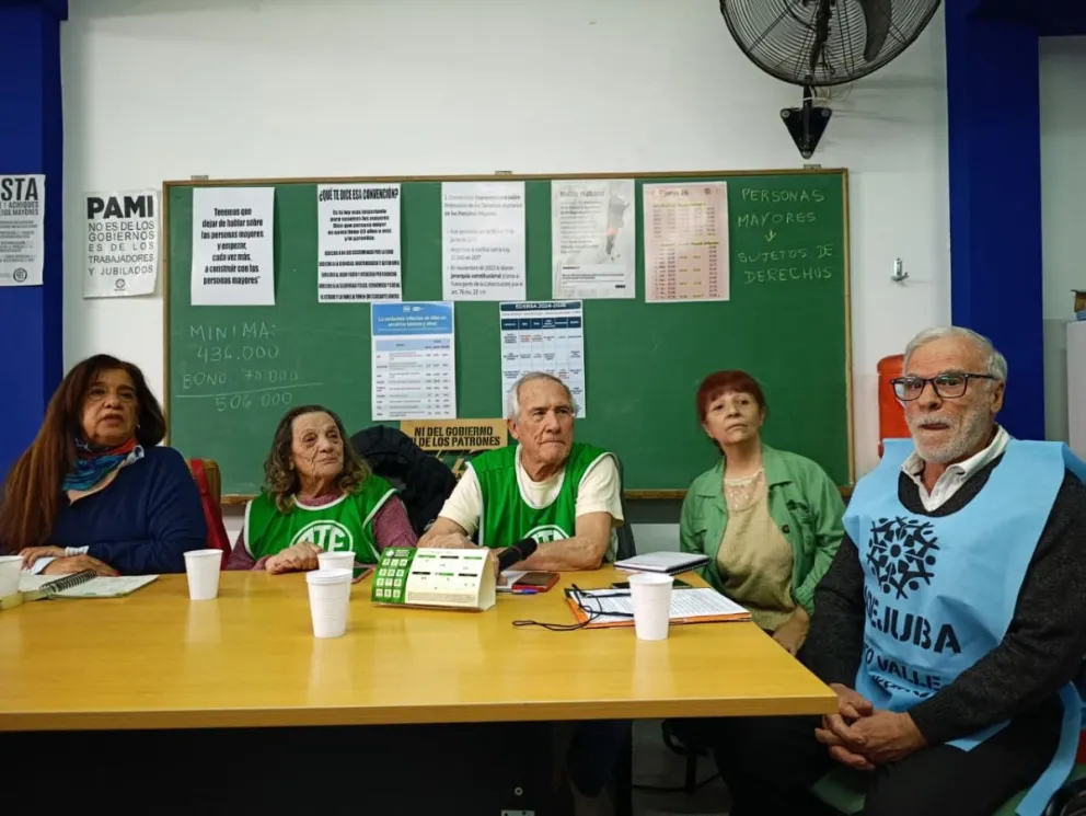 La conferencia de prensa fue convocada por varias agrupaciones de jubilados y pensionados. Foto: Tania Domenicucci