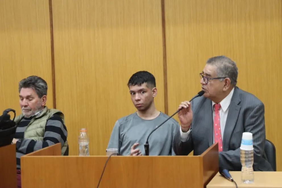 Lautaro Lobos durante la audiencia de formulación de cargos realizada este lunes en Roca. Foto: Tania Domenicucci