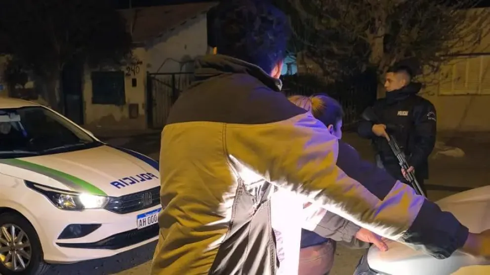 El hombre lo tomó del cuello y le sustrajo la billetera con la recaudación. Foto gentileza 