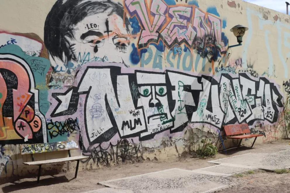 El mural fue vandalizado en el centro de la ciudad. Foto Tania Domenicucci