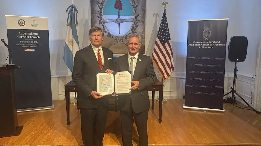 Chris Landau y Pablo Quirno muestran el acuerdo entre Estados Unidos y Argentina.