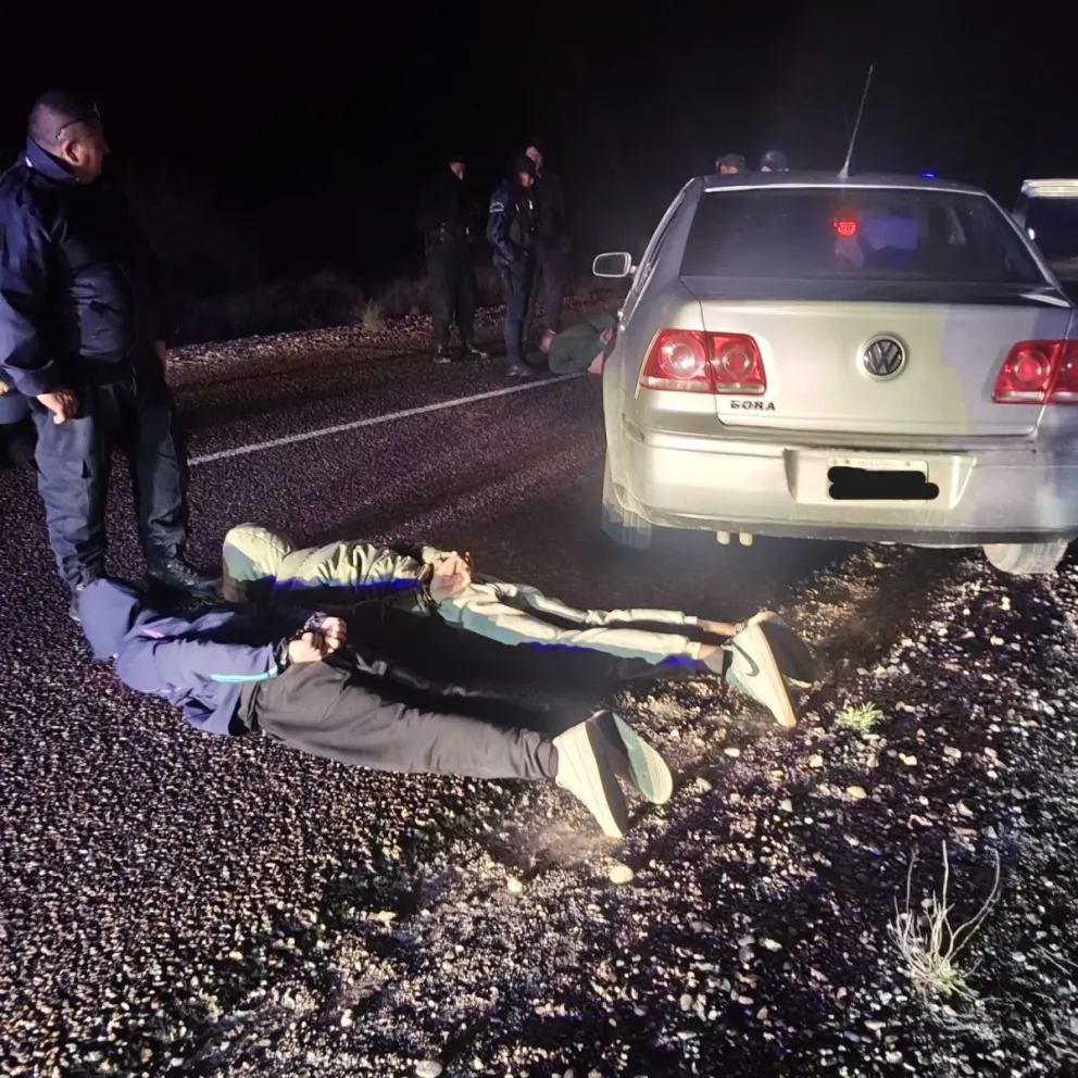 La Policía desplegó un operativo que se extendió desde el centro de Roca hasta la Ruta 6. Foto: archivo