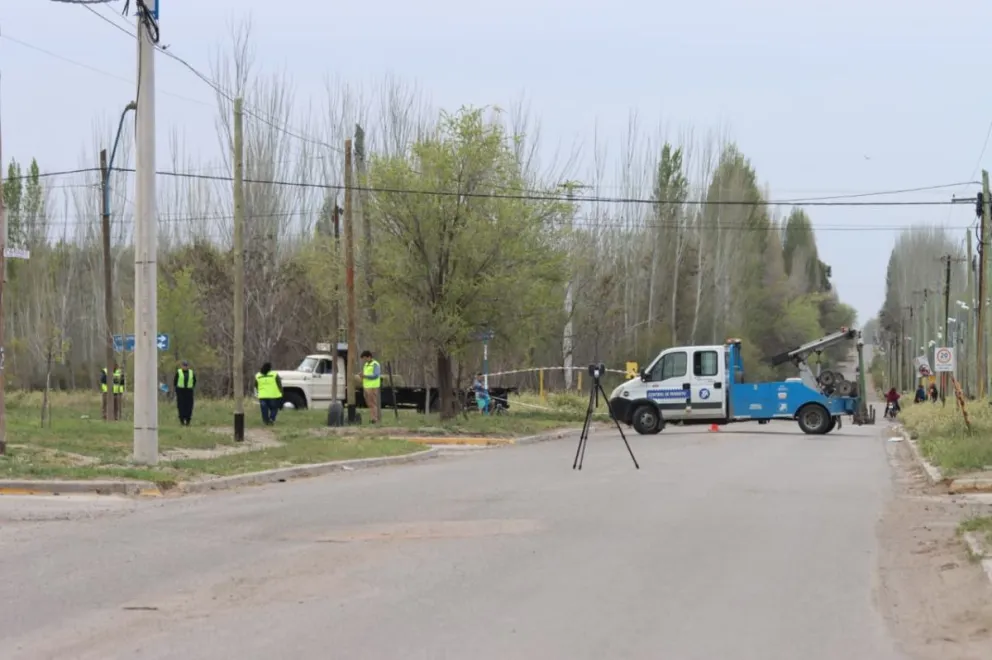 Alrededor de las 10:30 comenzó la reconstrucción del accidente que dejó una victima fatal. Foto Tania Domenicucci-ANR