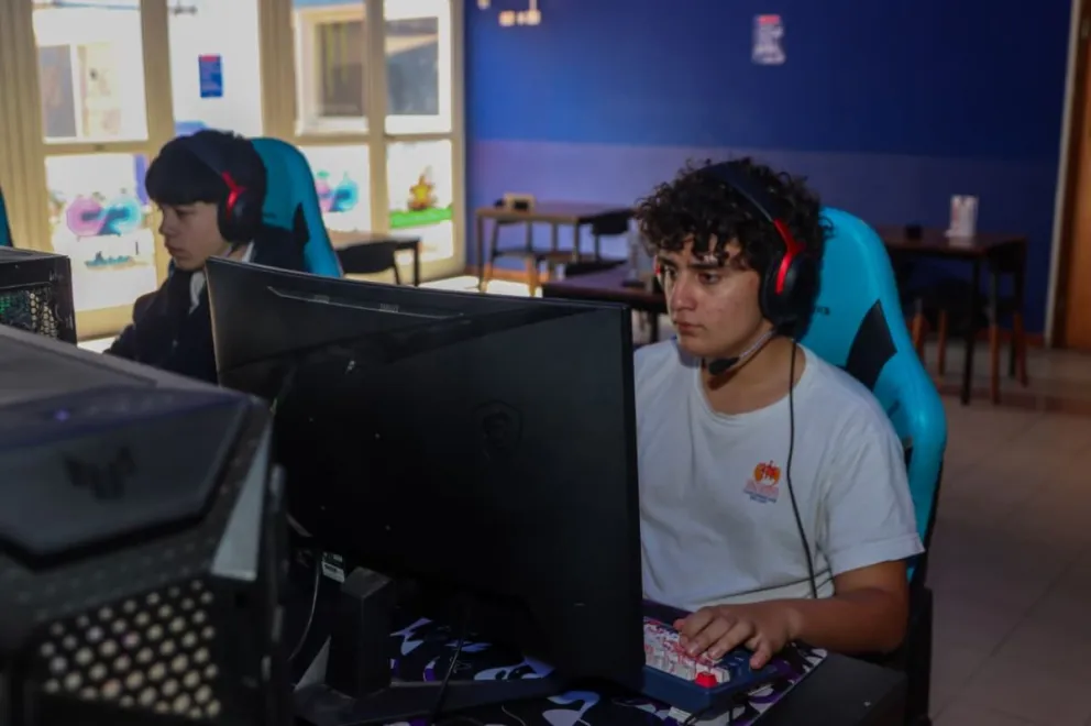 Fortnite, Rocket League, League of Legends y Counter Strike son las principales atracciones entre los jóvenes del momento. Foto Tania Domenicucci-ANR