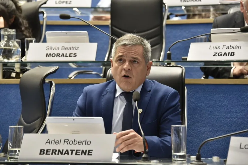 El legislador celebró que parte de los fondos del acuerdo con Oldelval sirvan para arreglar la rotonda de la Ruta 22 en Roca. (Foto: gentileza)