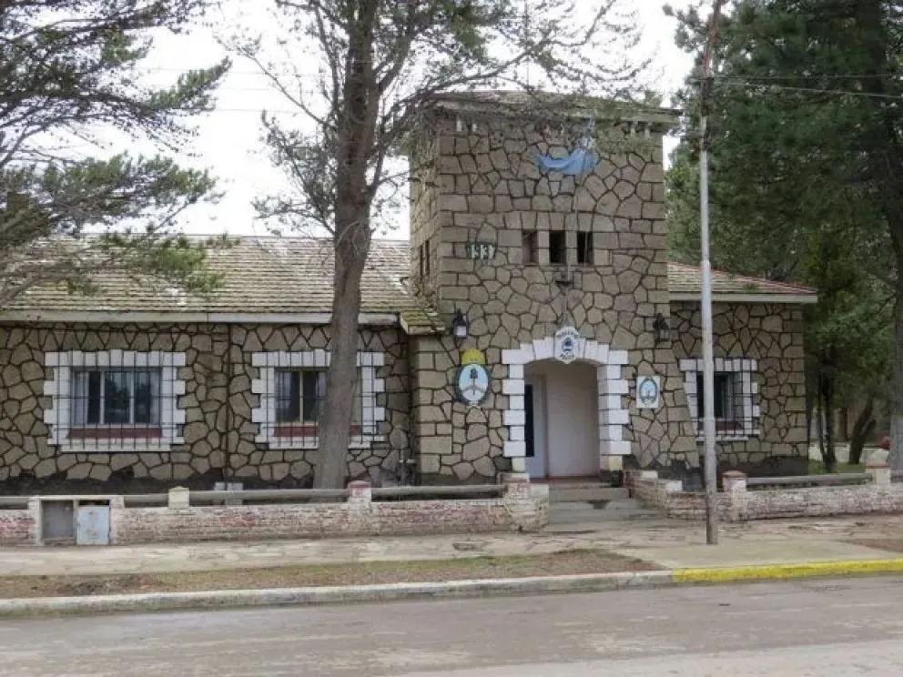Personal de la Subcomisaría 75 de Pilcaniyeu detuvo al presunto autor del homicidio. (Foto: gentileza)