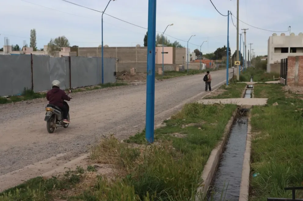 La falta de obras complica mucho a los vecinos. Foto Tania Domenicucci