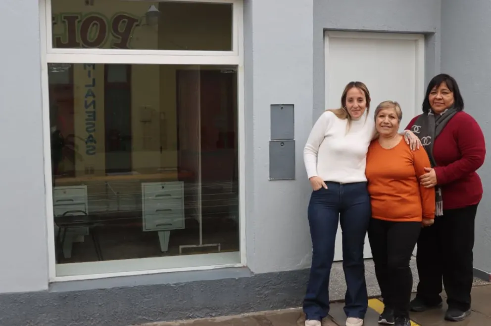 “Va a ser un cambio rotundo para el barrio y para toda la comunidad, esto es algo muy importante porque estamos hablando de salud y de atención primaria.” expresó la presidenta Debora Paladino a ANR. Foto Tania Domenicucci-ANR