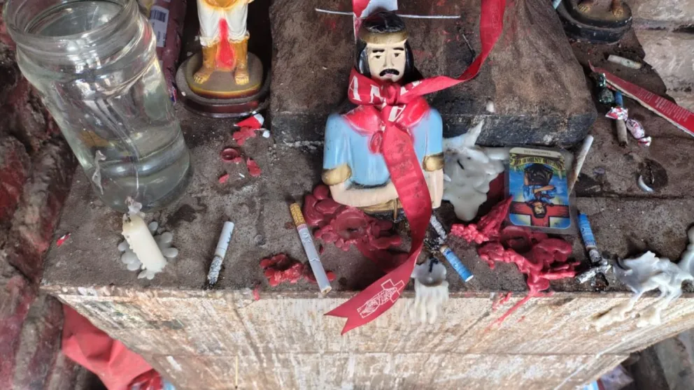 El santuario sufrió dos ataques en pocos días, y generó indignación en la comunidad de fieles que crearon y visitan este espacio. (Foto: ANR)
