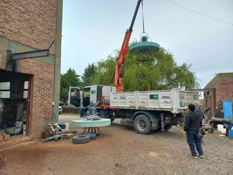 Los nuevos aireadores serán instalados en la planta de tratamiento de líquidos cloacales de Roca. Foto: ARSA