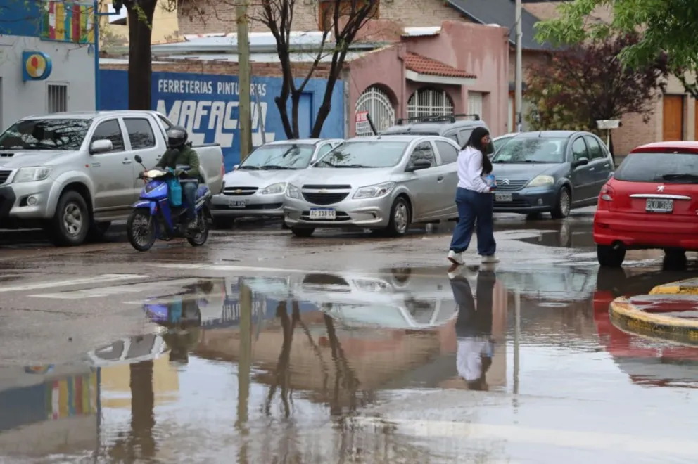 Luego de las lluvias constantes de ayer, hoy se espera la llegada de tormentas fuertes e intensas en cortos periodos de tiempo. Foto Tania Domenicucci-ANR