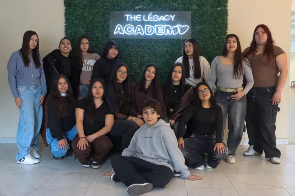 El grupo compuesto por 14 bailarinas será parte de una competencia que reunirá a competidores de todo el pais y que ofrecerá la clasificación a una instancia internacional. Foto Tania Domenicucci-ANR