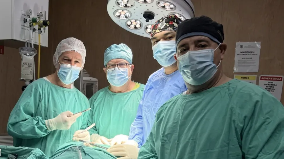 Hacer la cirugía en Roca evitó un nuevo traslado de la paciente, permitiendo abordar el caso desde la salud pública provincial. (Foto: gentileza)