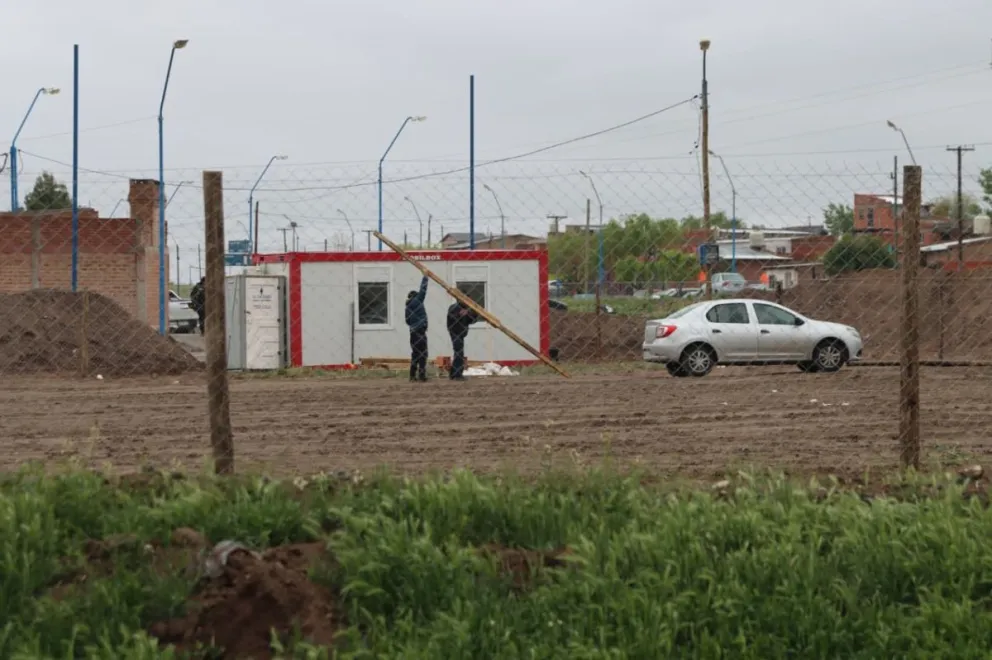 Ya se ven los primeros movimientos para la construcción del cuarto polideportivo de la ciudad. Foto: Tania Domenicucci