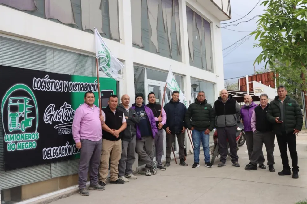 La empresa logística OCA no entregará ni despachará pedidos hasta que le abonen el 100% del salario a sus empleados. Foto Tania Domenicucci-ANR