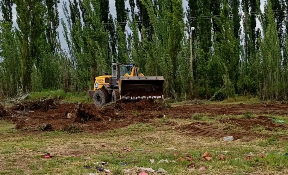 Hoy se realizaron trabajos en el loteo. Foto gentileza