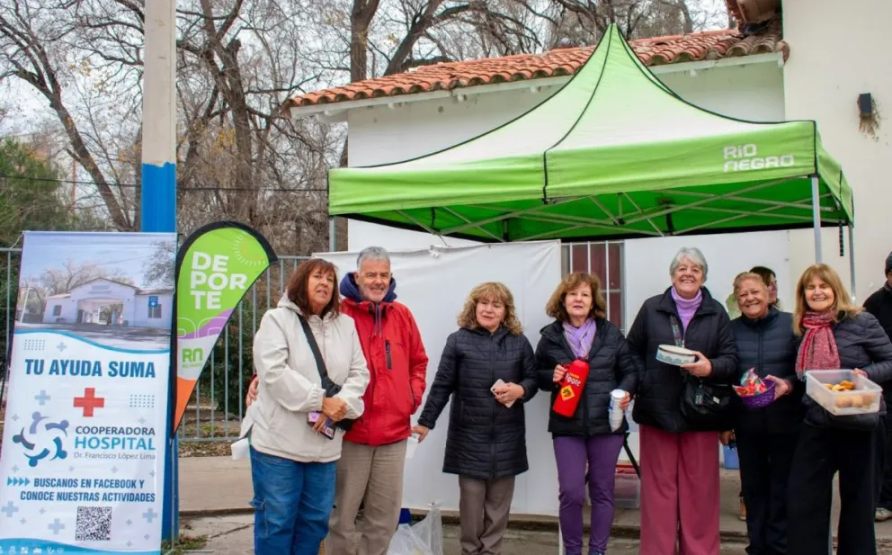 La cooperadora asiste y acompaña al hospital a través de actividades solidarias. 